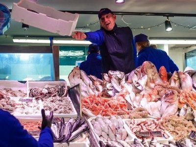 3-pescheria-con-acquari
