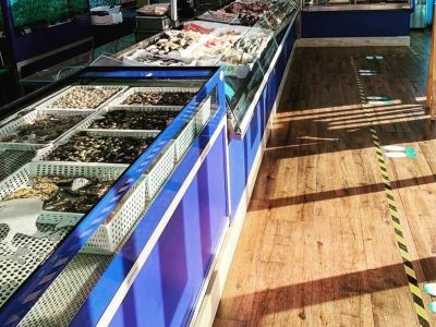 38-pescheria-con-molluschi-in-acqua
