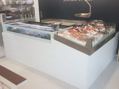 Banco pesce e acquario frutti di mare